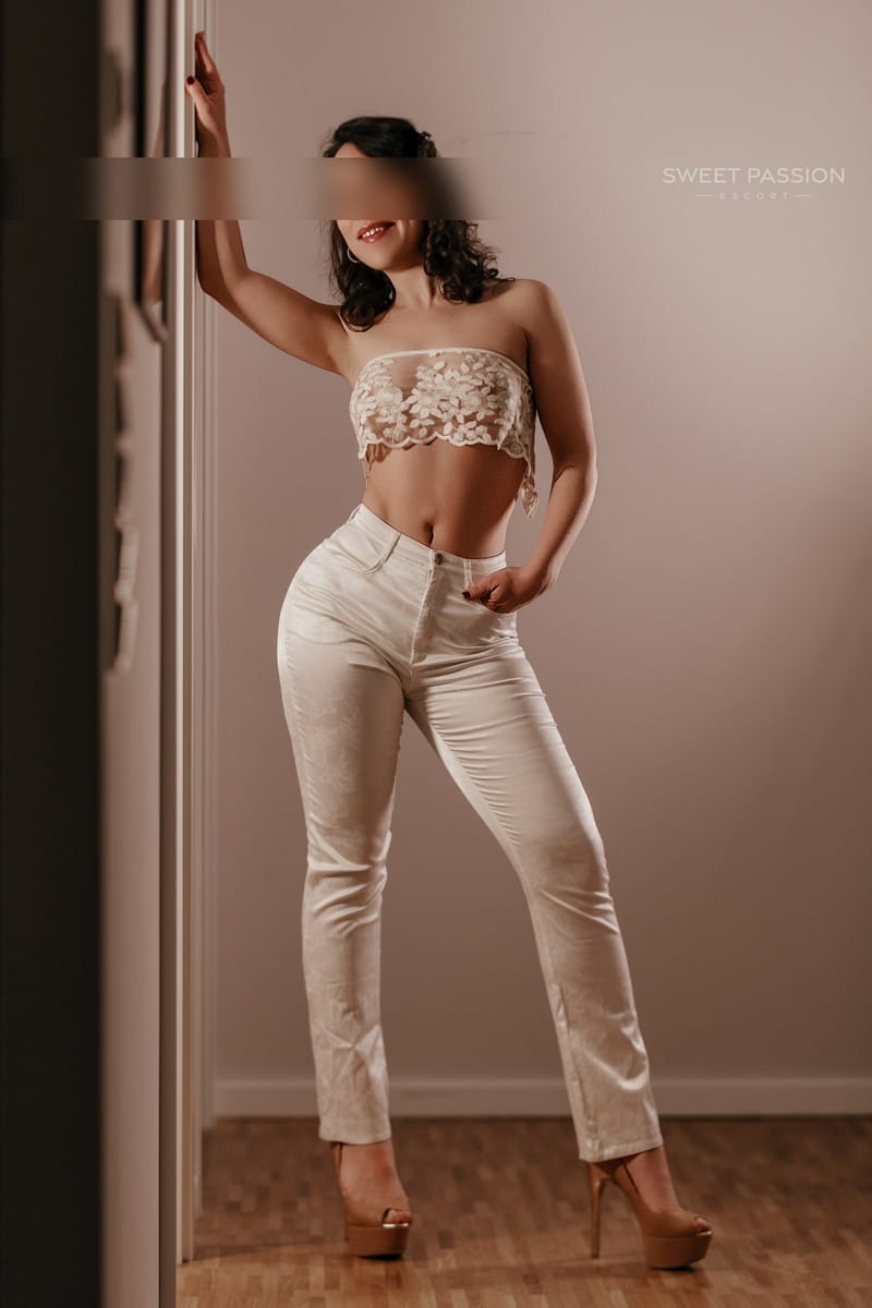 Nora - schlankes Escort Berlin